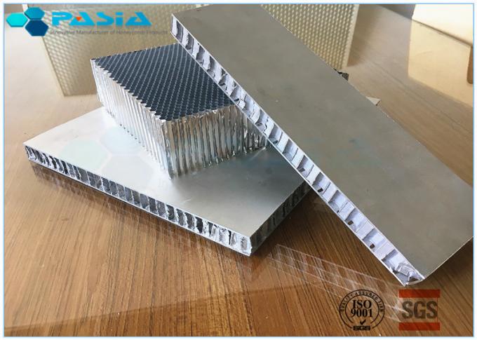Les panneaux "sandwich" en aluminium de nid d'abeilles de preuve saine ont usiné la préparation de surface