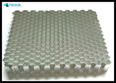 Chine Matériau de construction ignifuge de nid d'abeilles pour les panneaux légers de nid d'abeilles fournisseur