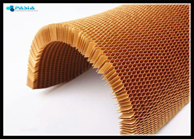 Chine Para - résistance thermique incurvée par Aramid d'application à extrémité élevé d'âme en nid d'abeilles fournisseur