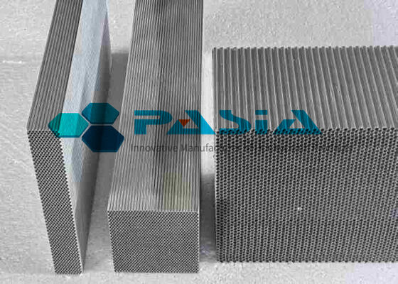Chine Absorbeur d'énergie en aluminium à double couche à base de nid d'abeille à usage industriel fournisseur