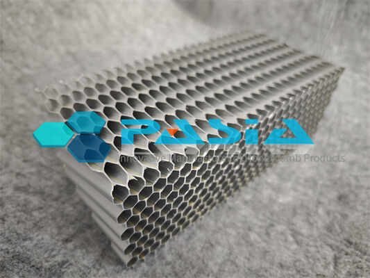 Chine Flame Retardant Lightweigt Honeycomb Energy Absorber with High Heat Dissipation Pyramidal Structure Handling 15 KW/m² for Aerospace Chamber Lining fournisseur
