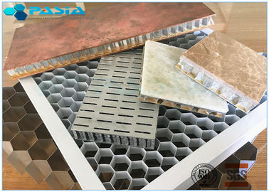 Chine Panneau en aluminium de composé de plafond d'âme en nid d'abeilles de longueur 5mm latérale non perforée fournisseur