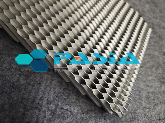 Chine 5052 Aluminum Honeycomb Energy Absorber with Gradient Thickness Cell Walls for Low-velocity Impact fournisseur