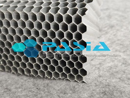 Chine Noyau en nid d'abeille d'aluminium passivé au chrome trivalent résistant au brouillard salin pour usage marin fournisseur