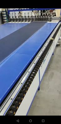 Chine Extenseur de contrôle automatique facile d'accès à l'alimentation pour la vitesse en aluminium du noyau 150 mm/S en nid d'abeilles fournisseur