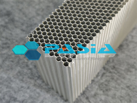 Un-crushed Cross-core Aluminum Honeycomb Impact Attenuator With Initial Peak Stress Elimination Option for Safety-related Nuclear Structures fournisseur