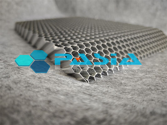 Trivalent Chromium Passivated Aluminum Honeycomb Core: Aerospace-Grade Corrosion Resistance, RoHS-Compliant Lightweight Structural Performance, and High-Bond-Strength Reliability fournisseur